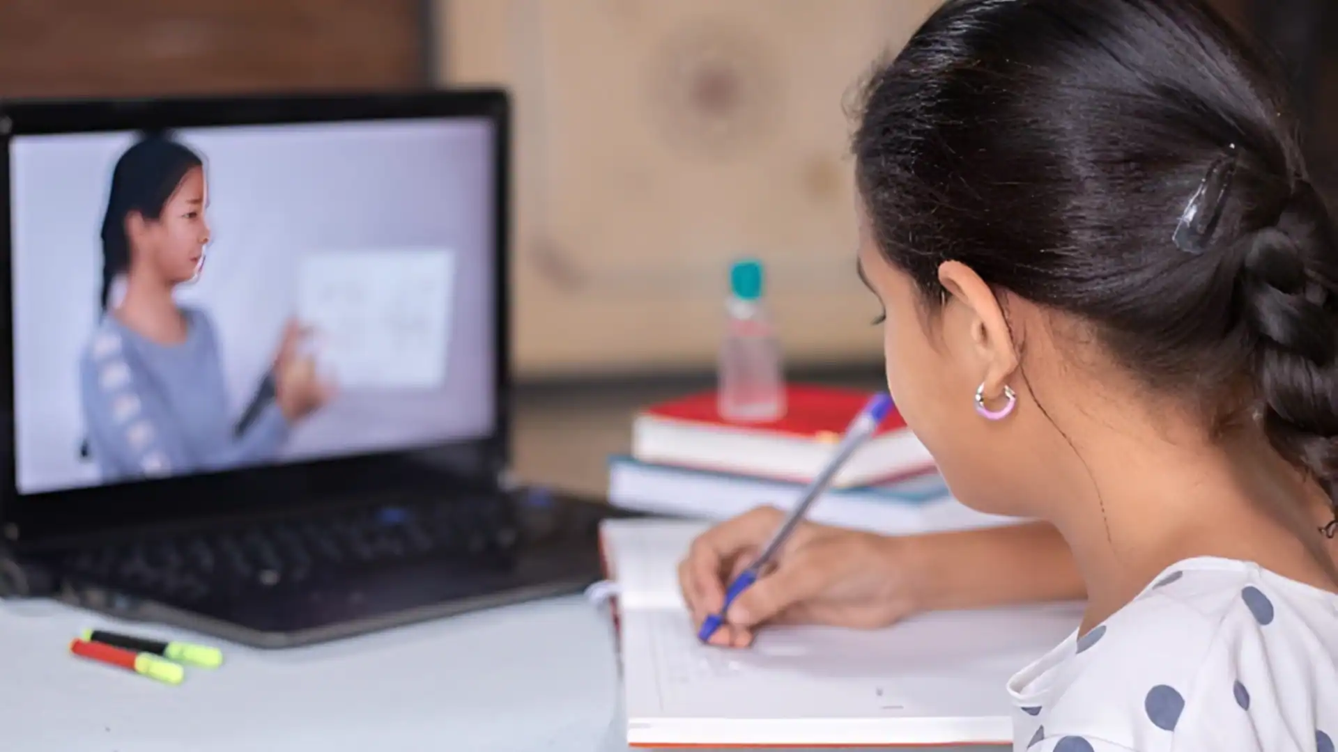 AI Tools Ka Use Karke Students Apni Productivity Kaise Badhayein